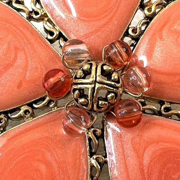 Large Vintage Flower Brooch Pearlized Coral Swirl Gold Tone Frame 2 3/16" - Picture 10 of 10